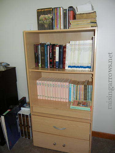 corporatebookshelf Quick and simple homeschool organization methods that work well for the large family household (and small spaces) without a lot of time, effort, and money.