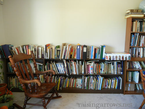 main bookshelves Quick and simple homeschool organization methods that work well for the large family household (and small spaces) without a lot of time, effort, and money.